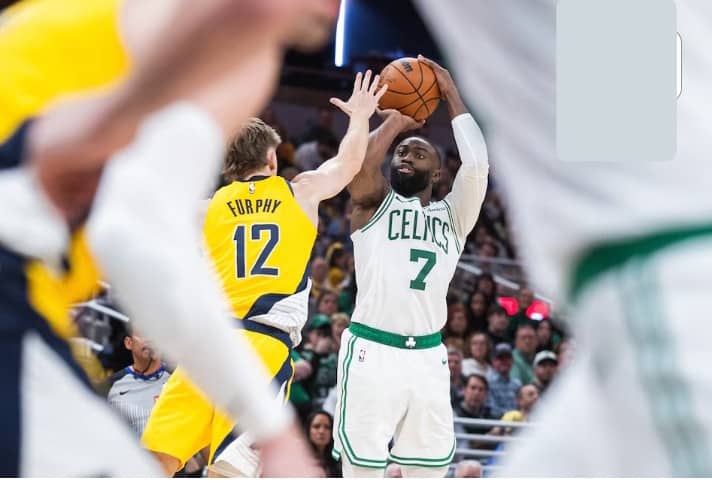 Brown Extends 30-Point Streak as Celtics Overwhelm Pacers